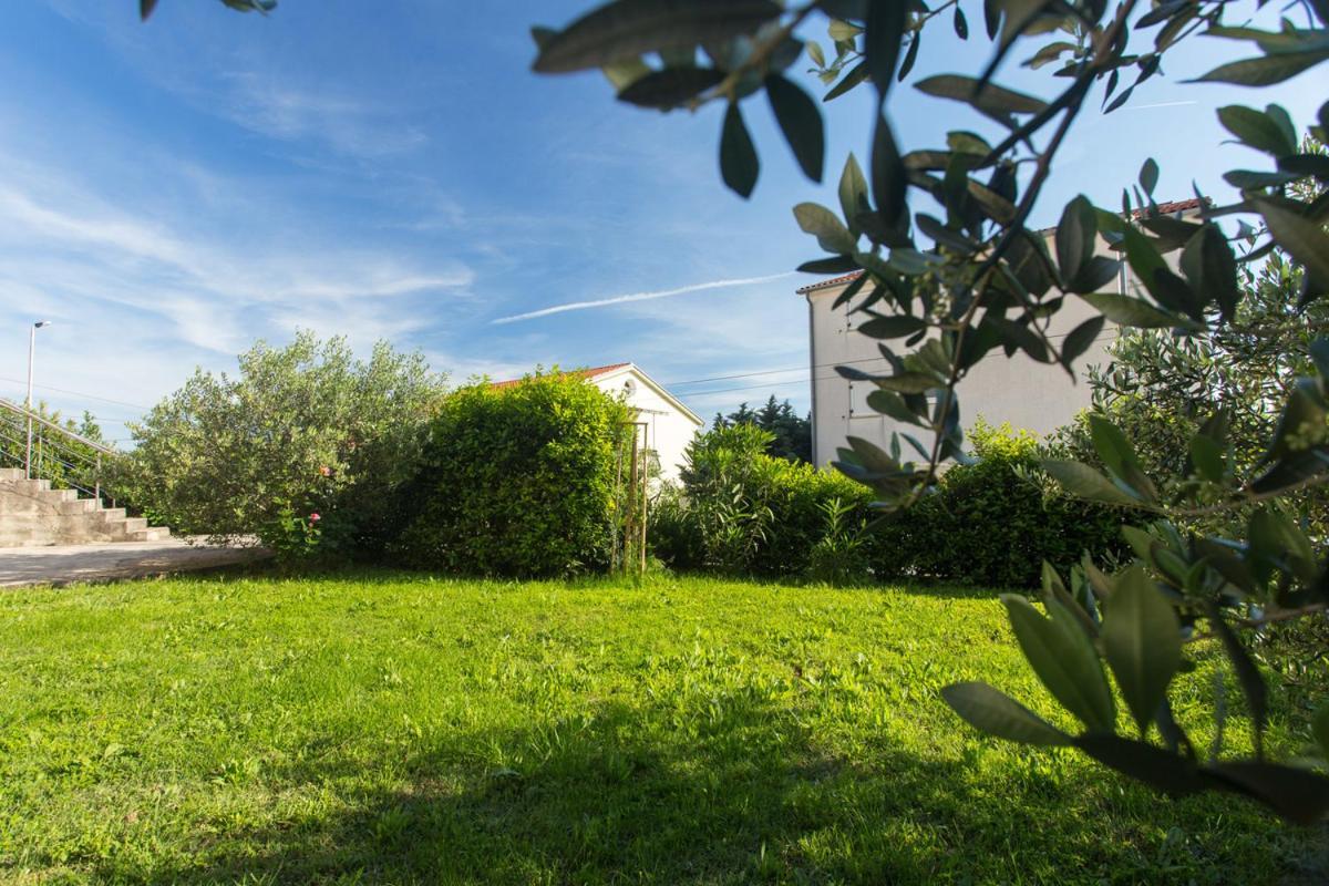 Apartments Adriatic 3 Selce Esterno foto