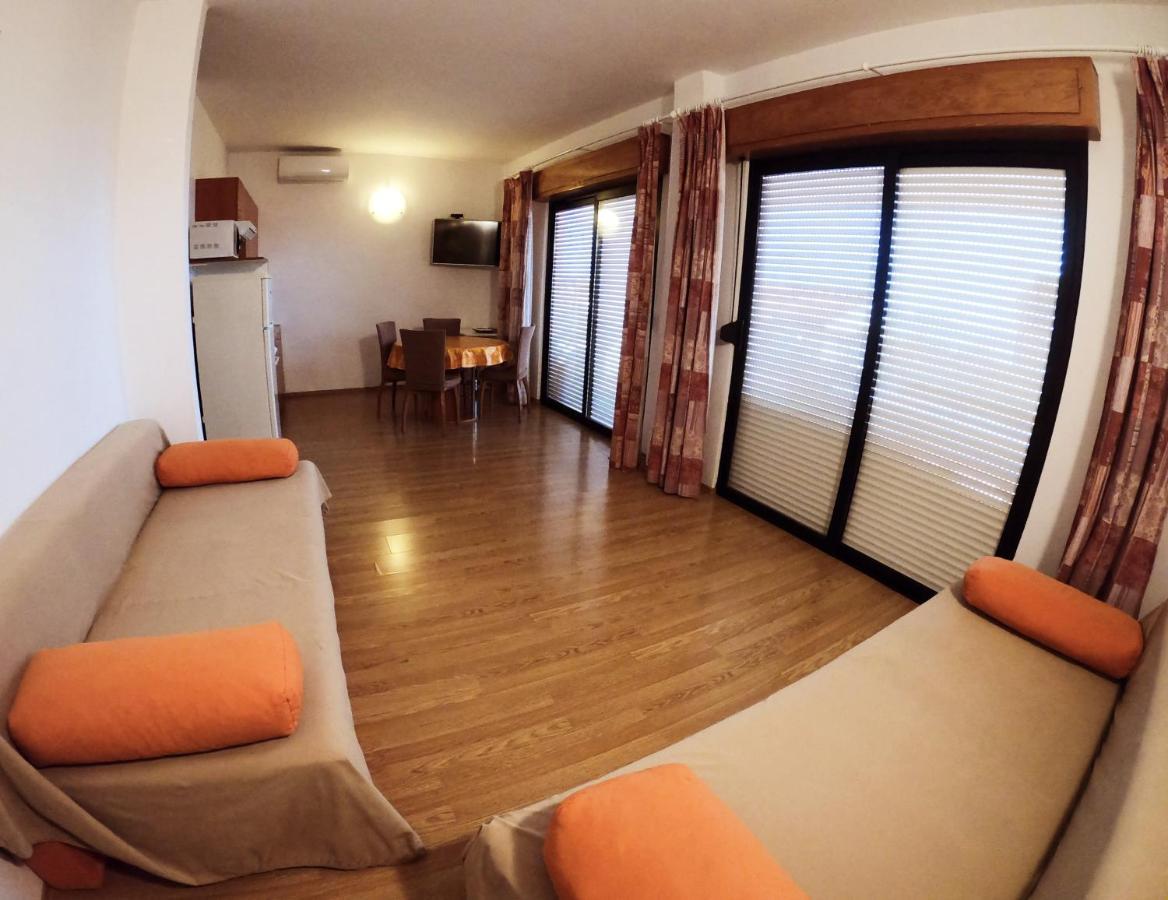 Apartments Adriatic 3 Selce Esterno foto