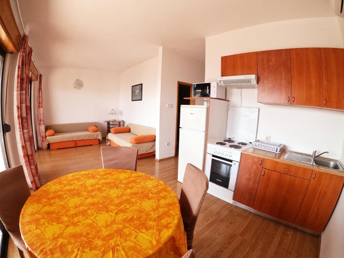 Apartments Adriatic 3 Selce Esterno foto